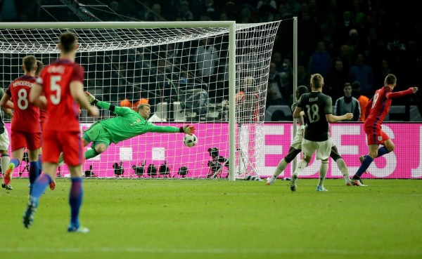 Inglaterra venció a Alemania en amistoso con gol en el descuento