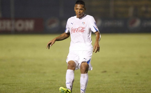 David Meza firmó por un año más con Olimpia