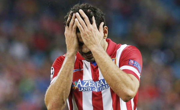 VIDEO: Costa sale lesionado y quema el primer cambio del Atlético