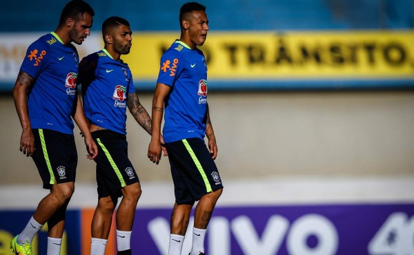 Un fan de Neymar se cuela en concentración de selección olímpica de Brasil