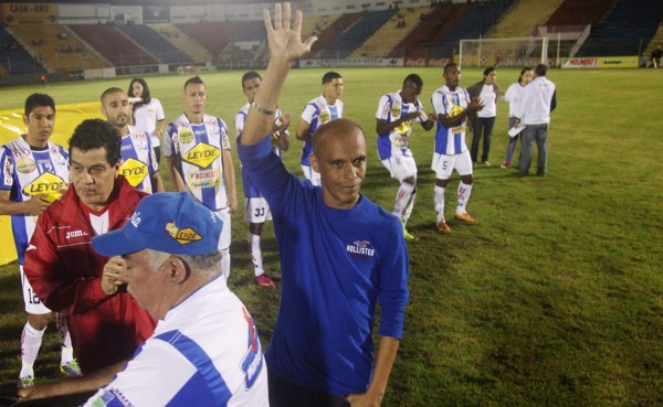 Enrique Reneau cumple años el día en el que Victoria podría consumar su descenso