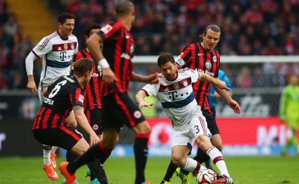 El goleador de la Bundesliga, Alex Meier, se pierde el resto de la temporada