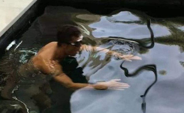 Cristiano Ronaldo demuestra sus dotes de nadador en Instagram