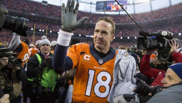 Manning tiene 39 años de edad y busca su segundo título de Super Bowl.