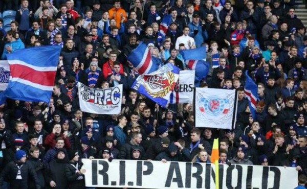 FOTOS: Así le rindieron homenaje a Arnold Peralta en Escocia