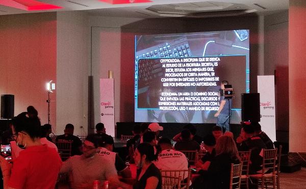 Las charlas se llevaron a cabo de manera interactiva, con presentaciones y exposiciones muy bien logradas.