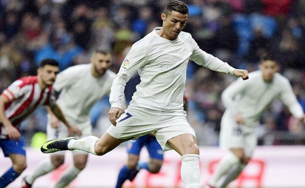 El Bicho lució su camiseta despintada por enfrente, conservando solamente su nombre y número en la espalda.