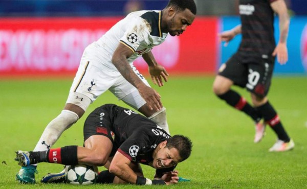 'Chicharito' Hernández y Leverkusen siguen enamorados del empate en Champions