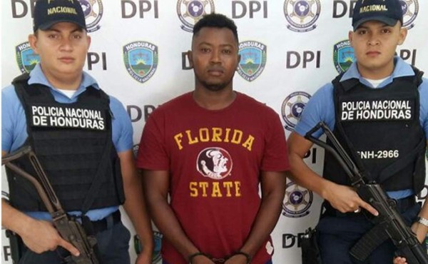 Ronaldinho, Renato Ibarra y otros futbolistas que han pisado una cárcel; siete hondureños en la lista