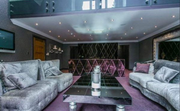 Con cancha de fútbol: La mansión de €4.2 millones de un exjugador del Manchester City