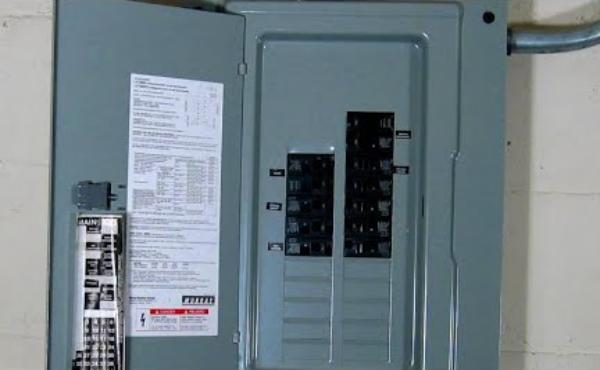 Los constantes bajones de energía me van a arruinar la consola, ¿qué puedo hacer para evitarlo?