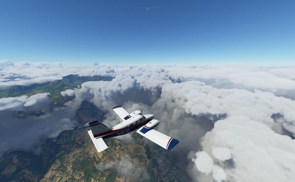 En los foros oficiales del juego, el jugador BostonJeremy77 calificó el aeropuerto de Toncontín como “una joya desafiante”. Comentó: “está rodeado de un terreno accidentado y una nubosidad igualmente accidentada la mayor parte del tiempo. La aproximación digital está desviada y requiere un largo círculo alrededor de la ciudad para perder altitud gradualmente. El final restante debe volarse a mano, ya que el piloto automático es inútil aquí”.