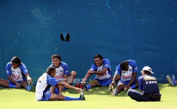 Edy Vásquez: El auto desecho donde murió, su contagioso baile, el llanto desconsolado de Emilio Izaguirre y su título con Motagua