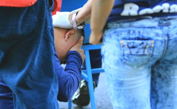 FOTOS: Guerra entre barra del Olimpia y Motagua en el estadio Nacional