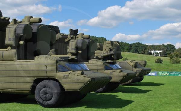 Señuelos inflables de alta tecnología fabricados por la empresa InflaTech.