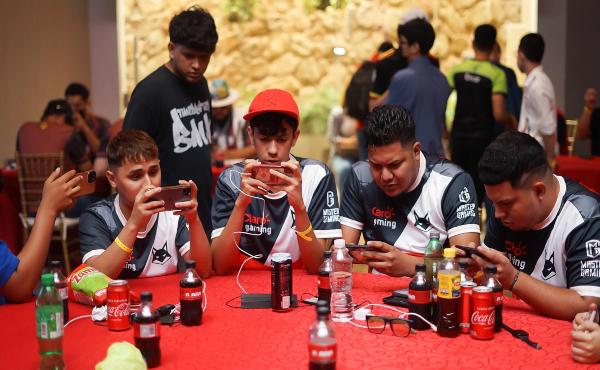 Los videojuegos para móviles también fueron protagonistas, y muchos jugadores disfrutaron de ellos.