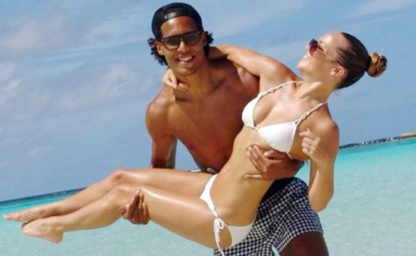 Fotos: Así es la esposa de Van Dijk, la bella holandesa que lo ''amarró'' desde su infancia