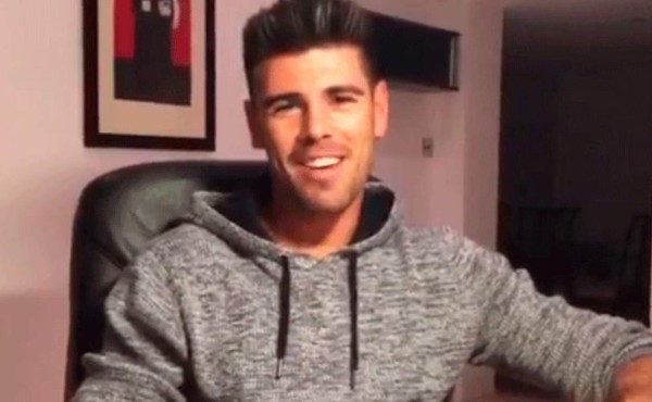 Víctor Valdés lanza aplicación para conquistar mujeres