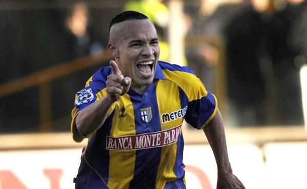 Rambo de León regresa al fútbol tras dos años de retiro y se coloca como sexto jugador en el mundo con más clubes