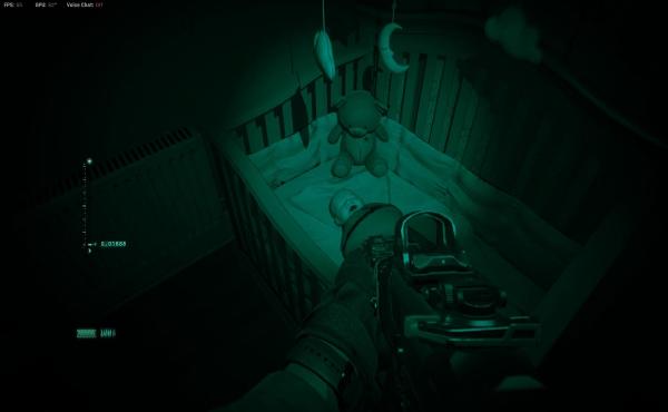 Incluso hay un bebé dentro de la casa a la que debemos entrar. MUCHO CUIDADO con el fuego cruzado.