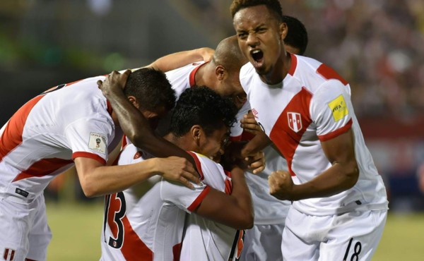 Perú goleó a Paraguay y recupera la ilusión en las eliminatorias de Conmebol
