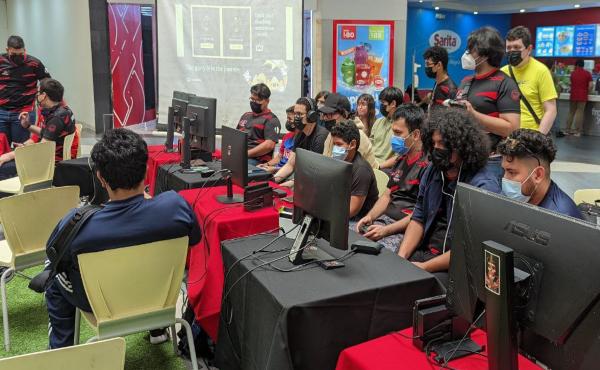 Los jugadores tuvieron una tarde-noche emocionante, disfrutando de esto que tanto nos apasiona a todos, que son los videojuegos.