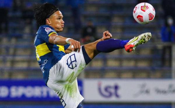 Denil Maldonado jugó 15 partidos con el Everton de agosto a diciembre del 2021.