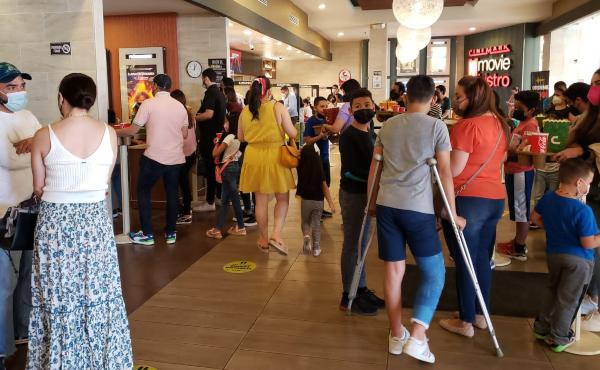 El evento estuvo repleto de personas deseosas por conocer la continuación de esta historia que encantó a tanta gente en 2020, cuando estrenó la primera película.