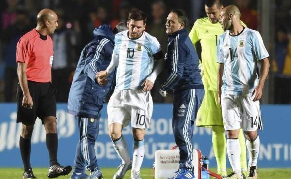 En el 2016, Lionel Messi salió lesionado en el amistoso Argentina vs Honduras tras sufrir una entrada por parte de Oliver Morazán.