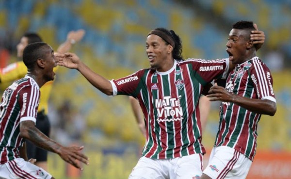 ¡La mágia existe! Ronaldinho deja el fútbol y acá un repaso de los mejores momentos de su carrera