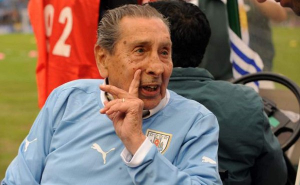 Ghiggia sugiere cambio de entrenador para Uruguay