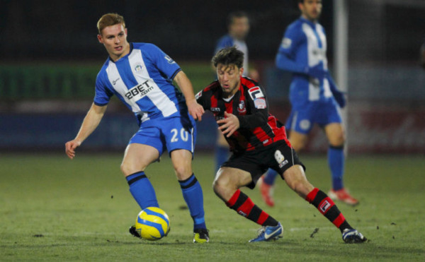 Roger brilla y Wigan avanza en la FA Cup.