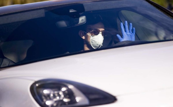 Autos sucios y nuevos 'looks': Así fue el regreso al trabajo de Messi y los futbolistas del Barcelona &nbsp;&nbsp;