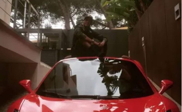 Así es la vida de millonario de Neymar en París: Su novia, jet privado y famosa mansión