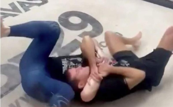 ¡Insólito! De conquistar la Champions League con el Liverpool a ser luchador de MMA por un día