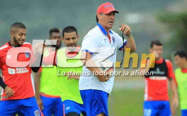 EN FOTOS: Risas, novatos y entrega, así fue el entreno del Olimpia