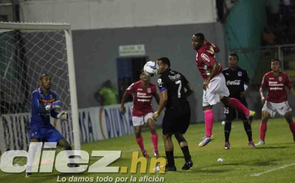 Las mejores imágenes del empate polémico entre Marathón-Olimpia