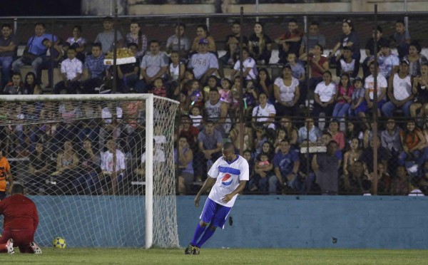 Los mejores momentos del Chologol 2018: Celebraciones extrañas, chicas bellas ¡Hasta un desmayado!