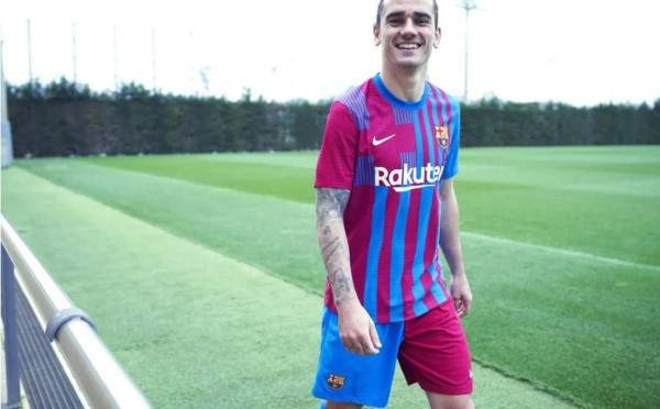 Se inspira en su escudo: Barcelona presenta su nueva camisa para la temporada 2021-22