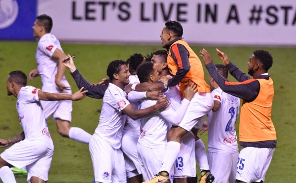Así fue el enorme festejo de los jugadores del Olimpia luego de se campeones
