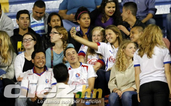 ¡Ambientazo en clásico capitalino entre Motagua y Olimpia!