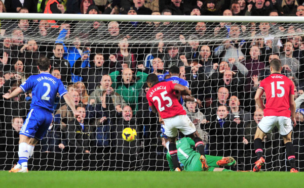 Chelsea vence 3-1 al Manc. United con triplete de Eto’o