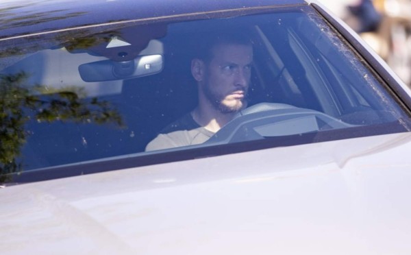 Autos sucios y nuevos 'looks': Así fue el regreso al trabajo de Messi y los futbolistas del Barcelona &nbsp;&nbsp;