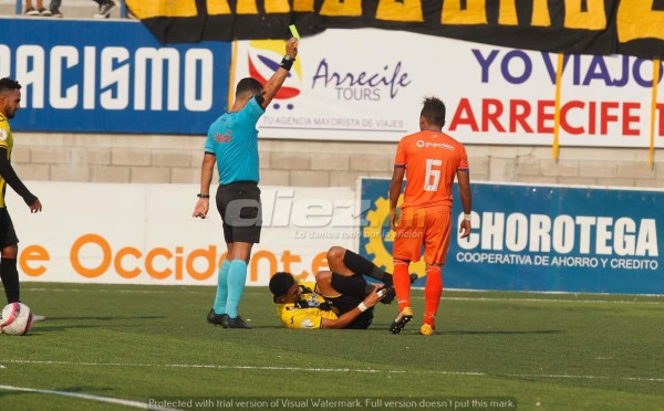 NO SE VIO: Fulminados por el calor, polémica, patadas y la bella del puerto
