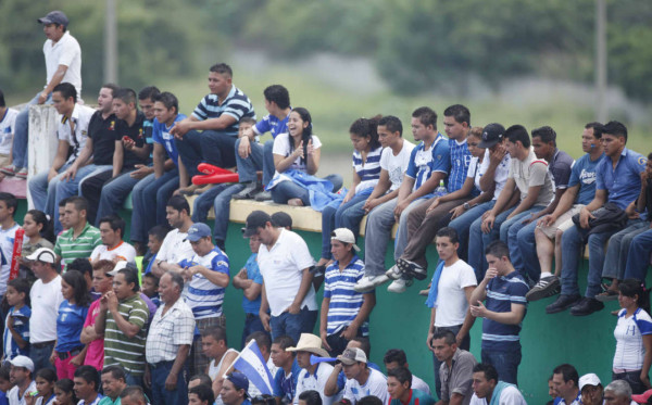 ¡La afición hondureña llenó el estadio Olímpico! .