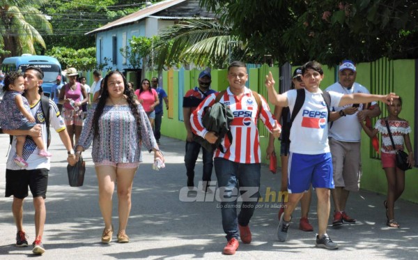 FOTOS: El caluroso recibimiento que tuvo Olimpia en Roatán. ¿Y el camerino?