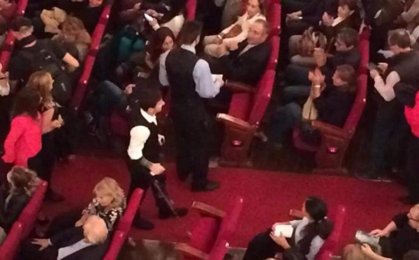 FOTOS: Messi paralizó una obra teatro en pleno desarrollo con su presencia