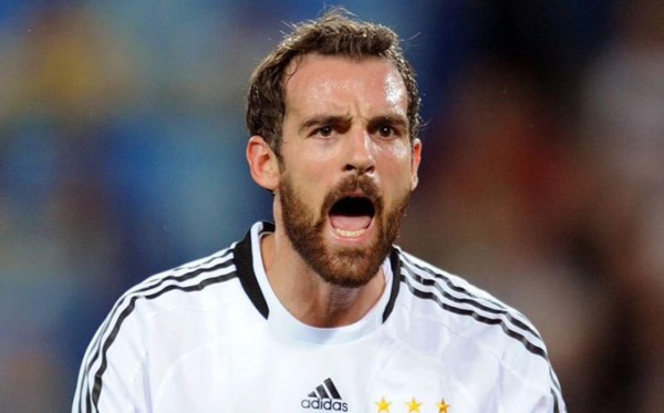 Escándalo: Exfutbolista del Real Madrid es acusado de posesión y distribución de imágenes íntimas de niños&nbsp;&nbsp;