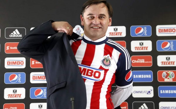 Mundialistas, interinatos y pruebas: Los 27 entrenadores que ha tenido Chivas en la era de Jorge Vergara