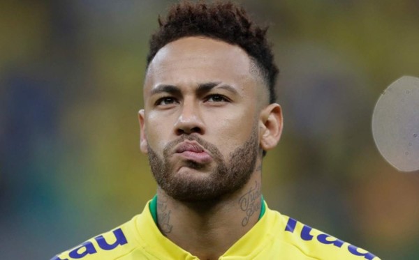 Entre cervezas y amigos, así son las vacaciones de Neymar en Río de Janeiro